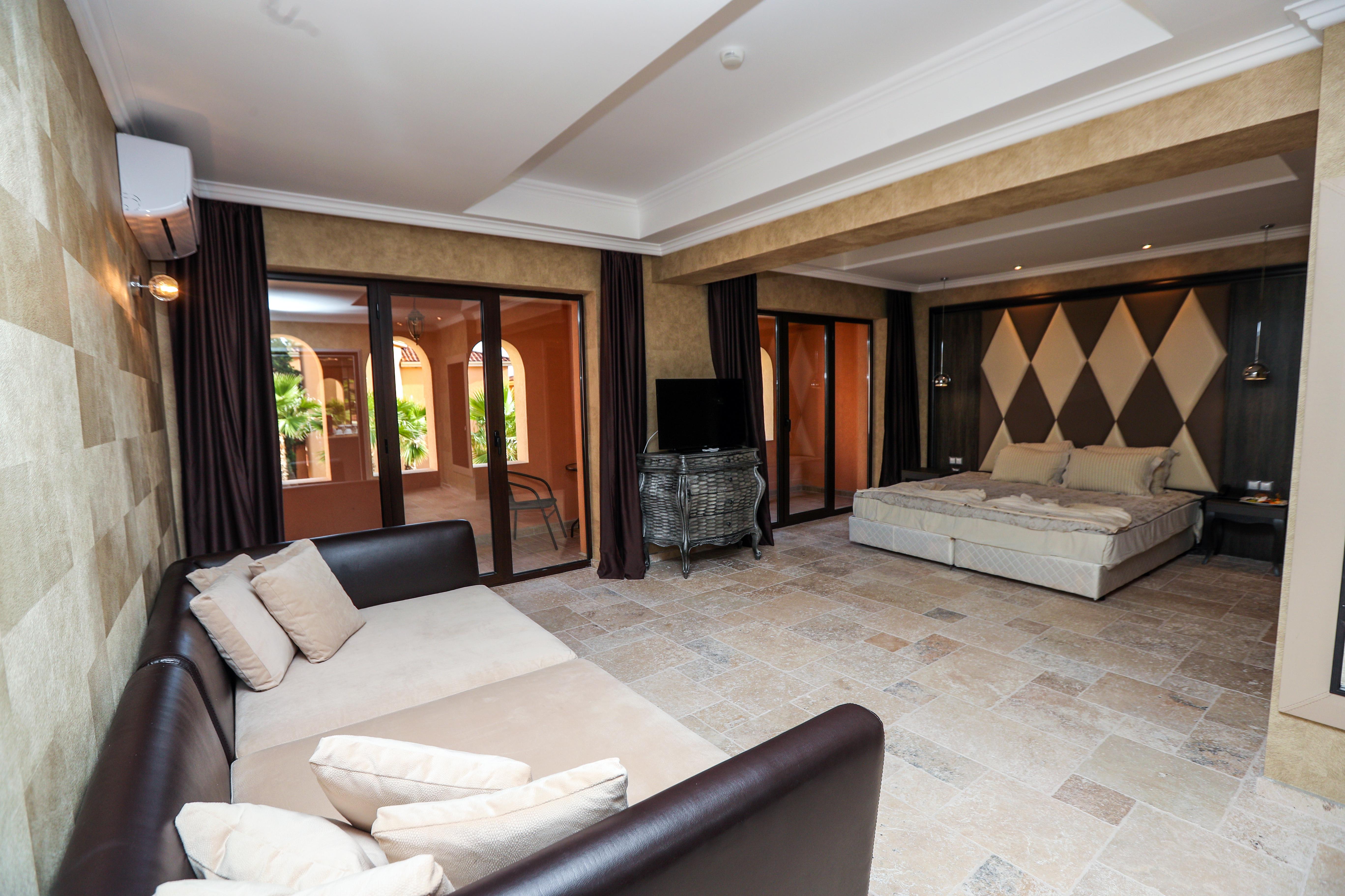 Royal Castle Design & Spa เอเลนีเต ภายนอก รูปภาพ
