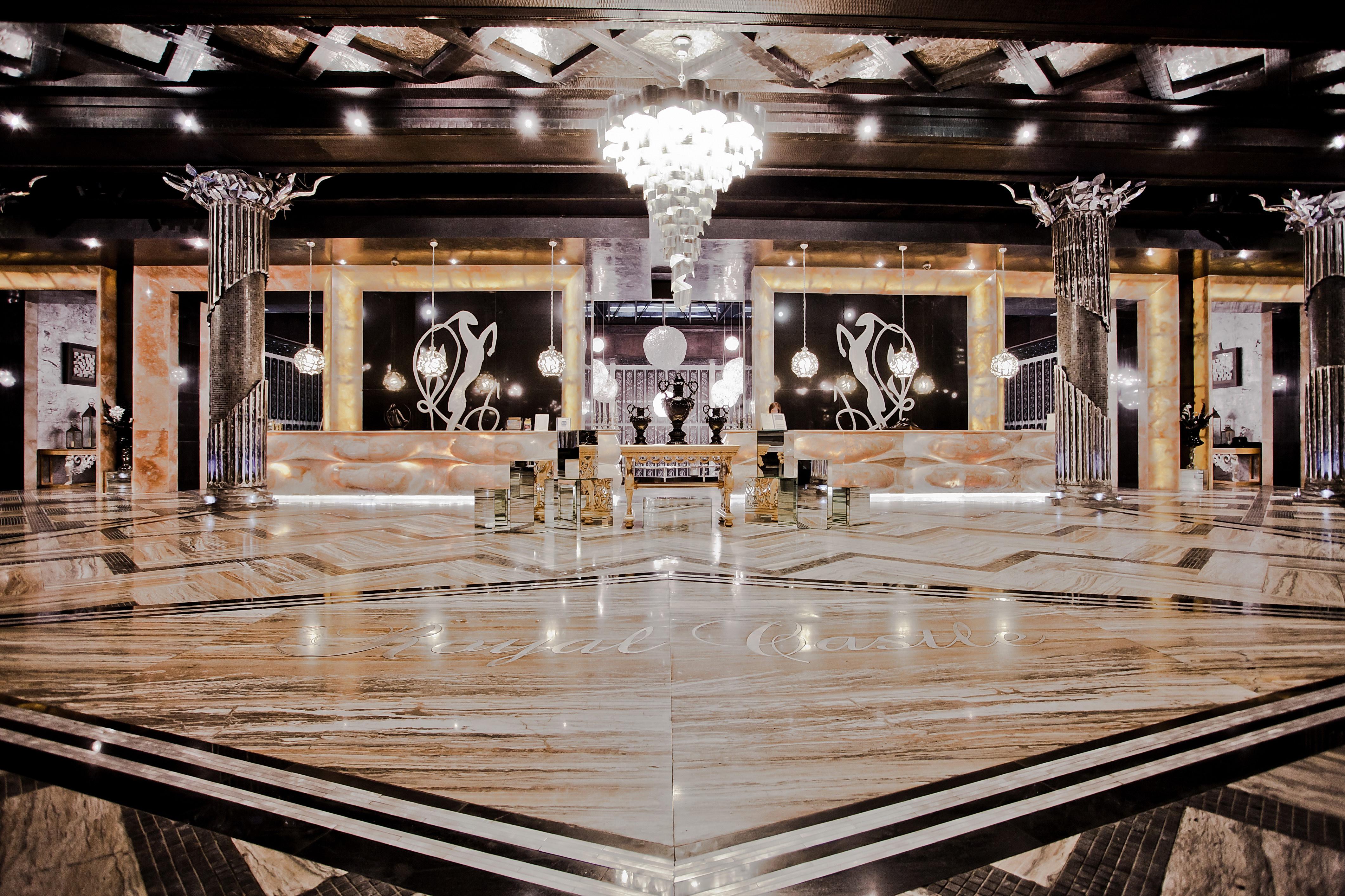 Royal Castle Design & Spa เอเลนีเต ภายนอก รูปภาพ